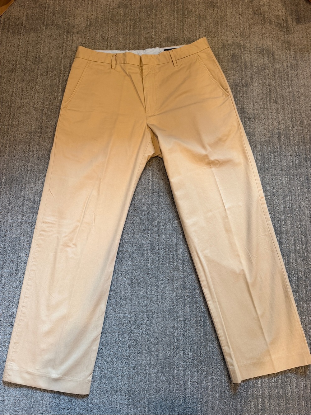 Banana Republic Men's Tan Chino Pants - Size 36 waist/32 inseam